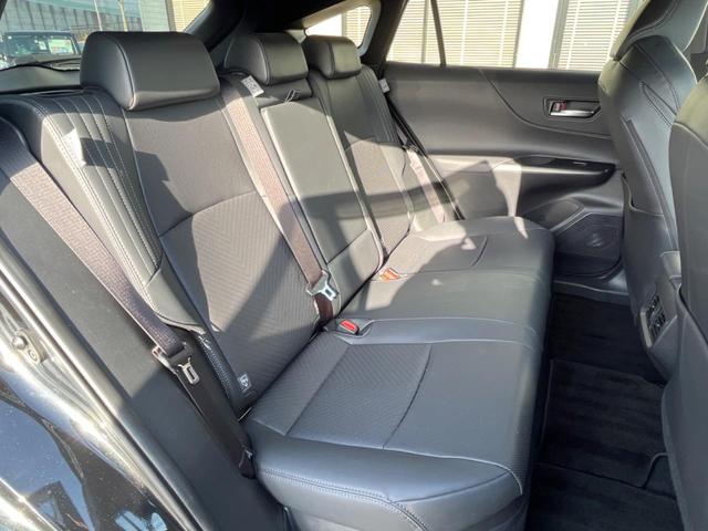 ハリアーハイブリッド Ｚ　レザーパッケージ　調光パノラマルーフ　ナビ機能付１２．３型ディスプレイオーディオ　全周囲カメラ　ＪＢＬサウンド　トヨタセーフティセンス　禁煙車　ハンズフリーパワーバックドア　黒革シート　シートベンチレーション　ＥＴＣ（10枚目）