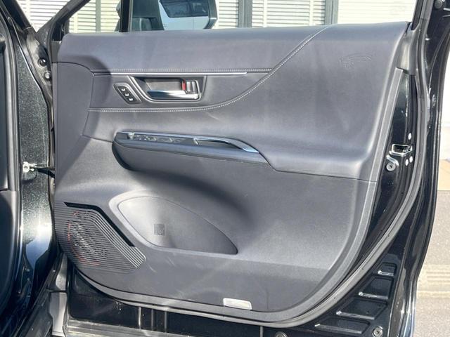 ハリアーハイブリッド Ｚ　レザーパッケージ　調光パノラマルーフ　ナビ機能付１２．３型ディスプレイオーディオ　全周囲カメラ　ＪＢＬサウンド　トヨタセーフティセンス　禁煙車　ハンズフリーパワーバックドア　黒革シート　シートベンチレーション　ＥＴＣ（49枚目）