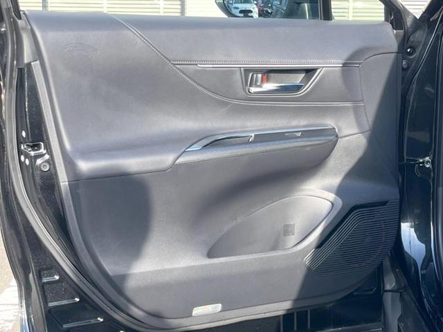 ハリアーハイブリッド Ｚ　レザーパッケージ　調光パノラマルーフ　ナビ機能付１２．３型ディスプレイオーディオ　全周囲カメラ　ＪＢＬサウンド　トヨタセーフティセンス　禁煙車　ハンズフリーパワーバックドア　黒革シート　シートベンチレーション　ＥＴＣ（50枚目）