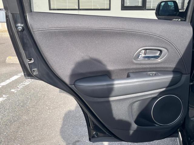 ヴェゼル ハイブリッドＺ・ホンダセンシング　純正ＳＤナビ　バックカメラ　ホンダセンシング　レーダークルコン　禁煙車　ハーフレザーシート　シートヒーター　ドラレコ　ＬＥＤヘッド　ＥＴＣ　車線逸脱警報　オートブレーキホールド　オートライト（50枚目）