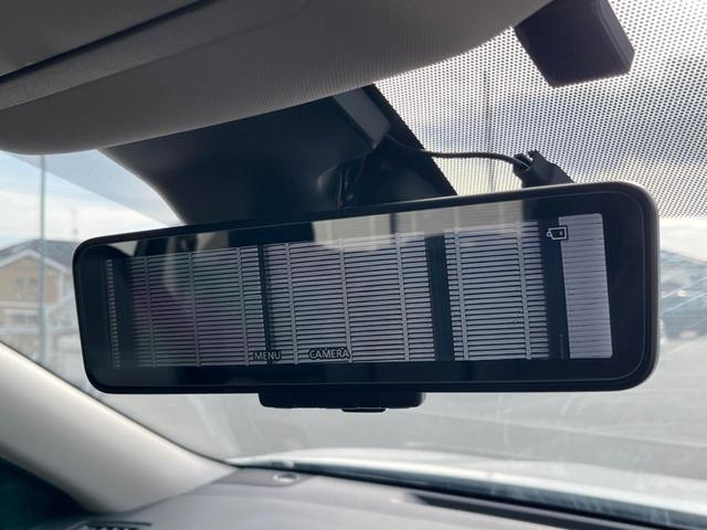 �y�C���e���W�F���g���[���~���[�z��Ȃ̑傫�ȉו��⓯��҂Ō�����m�F���Â炢���ł����S�I�J�������B�e�����ԗ�����̉f�������[���~���[���ɕ\���B�N���A�Ȏ��E�ŏ󋵂̊m�F���\�ł��I