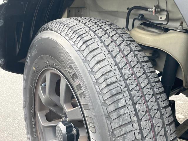 ジムニーシエラ ＪＣ　ＭＴ車　純正８インチＳＤナビ　禁煙車　シートヒーター　ドラレコ　スマートキー　ＬＥＤヘッド　ＥＴＣ　クルーズコントロール　ハイビームアシスト　車線逸脱警報　誤発進抑制機能　純正１６インチアルミ（36枚目）