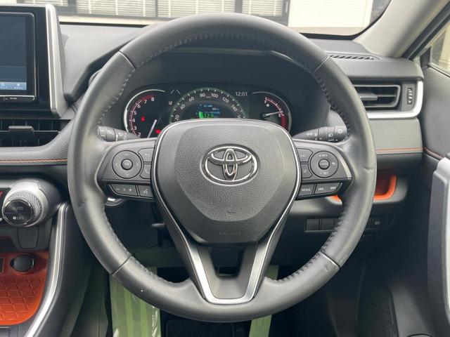 �y�����v�����X�e�A�����O�z�㎿�Ȋv���g�p���邱�ƂŁA��ɂ����������݂ƂĂ��^�]���₷���n���h���ł���