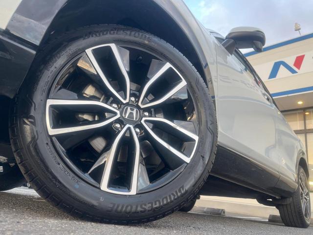 ヴェゼル ｅ：ＨＥＶ　Ｚ　９インチホンダコネクトナビ　バックカメラ　レーダークルーズ　禁煙車　ハンズフリーパワーバックドア　シートヒーター　コーナーセンサー　スマートキー　ＬＥＤヘッド　ＥＴＣ２．０　純正１８インチアルミ（14枚目）