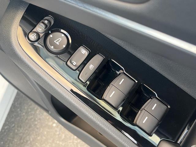 ヴェゼル ｅ：ＨＥＶ　Ｚ　９インチホンダコネクトナビ　バックカメラ　レーダークルーズ　禁煙車　ハンズフリーパワーバックドア　シートヒーター　コーナーセンサー　スマートキー　ＬＥＤヘッド　ＥＴＣ２．０　純正１８インチアルミ（52枚目）