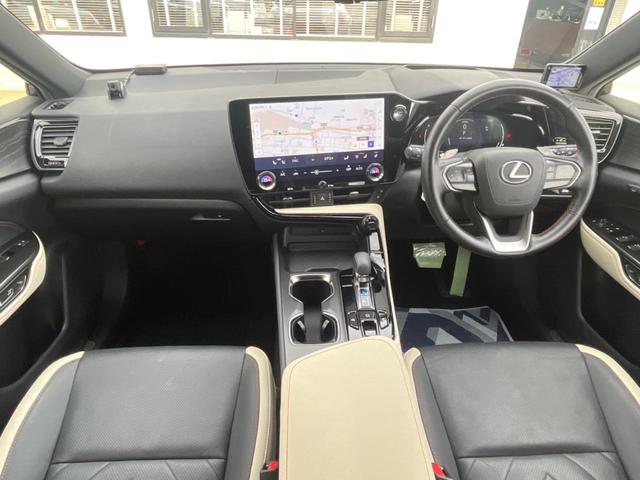 ＮＸ ＮＸ３５０ｈ　バージョンＬ　パノラマルーフ　全周囲カメラ　１００Ｖ電源　プリクラッシュセーフティ　デジタルインナーミラー　禁煙車　ハンズフリーパワーバックドア　革シート　メモリー付パワーシート　シートベンチレーション（2枚目）