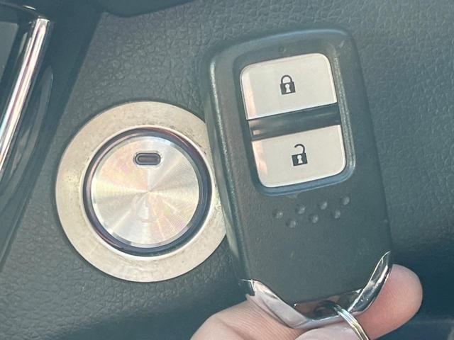 ヴェゼル ハイブリッドＺ　ＳＤナビ　バックカメラ　シティブレーキアクティブシステム　ハーフレザーシート　シートヒーター　ＬＥＤヘッド　ＥＴＣ　クルーズコントロール　オートブレーキホールド　オートライト　デュアルオートエアコン（7枚目）