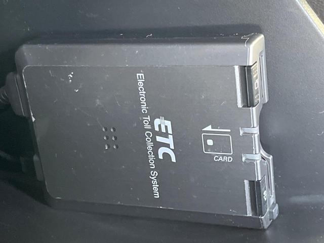 ヴェゼル ハイブリッドＺ　ＳＤナビ　バックカメラ　シティブレーキアクティブシステム　ハーフレザーシート　シートヒーター　ＬＥＤヘッド　ＥＴＣ　クルーズコントロール　オートブレーキホールド　オートライト　デュアルオートエアコン（8枚目）