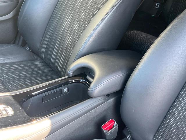 ヴェゼル ハイブリッドＺ　ＳＤナビ　バックカメラ　シティブレーキアクティブシステム　ハーフレザーシート　シートヒーター　ＬＥＤヘッド　ＥＴＣ　クルーズコントロール　オートブレーキホールド　オートライト　デュアルオートエアコン（42枚目）