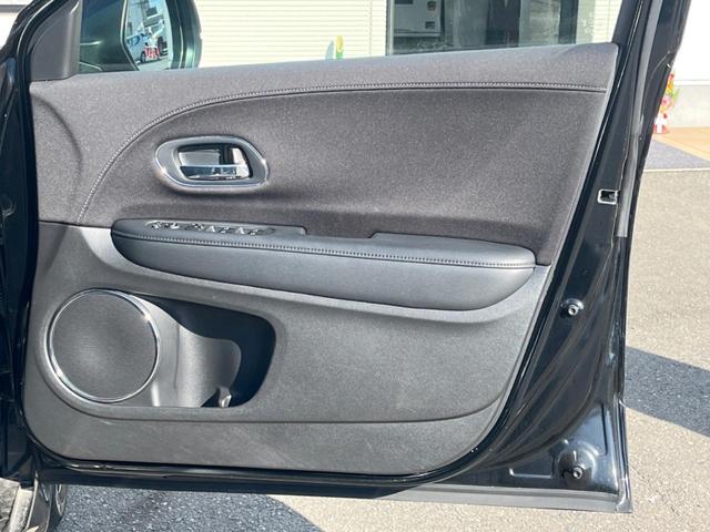 ヴェゼル ハイブリッドＺ　ＳＤナビ　バックカメラ　シティブレーキアクティブシステム　ハーフレザーシート　シートヒーター　ＬＥＤヘッド　ＥＴＣ　クルーズコントロール　オートブレーキホールド　オートライト　デュアルオートエアコン（43枚目）