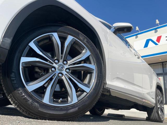 �y�����Q�O�C���`�A���~�z�C�[���z�O�ςɃ}�b�`���������A���~�z�C�[���𑕒����Ă���܂��B�e��ЊO�A���~�z�C�[����A�X�^�b�h���X�^�C�����戵�����Ă���܂��B���񂲑��k����������