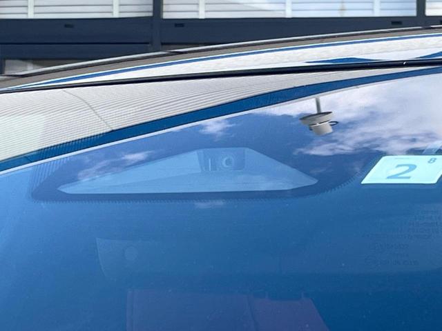 �y�v���N���b�V���Z�[�t�e�B�z�O���̎ԗ��������m���A�Փ˂������Ȏ��͌x��Œ��ӂ𑣂��A�u���[�L�𓥂ޗ͂��T�|�[�g�B�u���[�L�𓥂߂Ȃ������ꍇ�͏Փ˔�Q�y���u���[�L���쓮�A�Փˉ�����T�|�[�g���܂��B