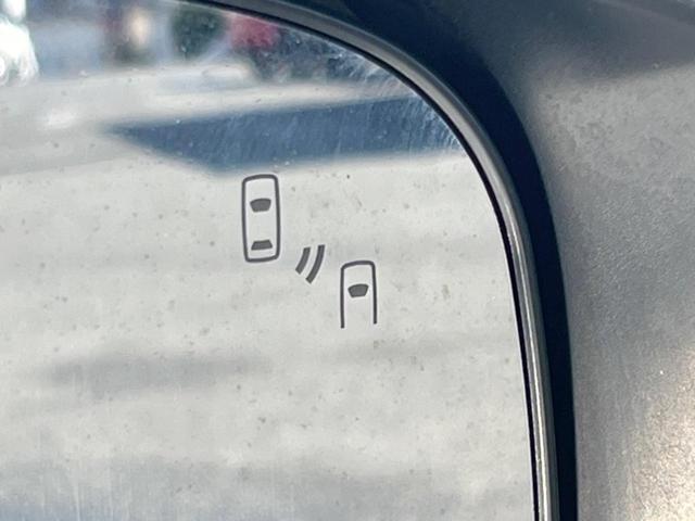 �y�����r�[�N���f�B�e�B�N�V�����z���s���A�h�A�~���[�̎��p�ɂȂ�₷���ӏ��Ɍ㑱�Ԃ��ڋ߂���ƃT�C�h�~���[�t�߂Ɍx����\���A�h���C�o�[�ɒ��ӊ��N�ƁA����̍ۂ̓n���h��������A�V�X�g�����܂��B