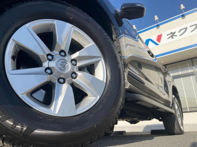 �y�����P�V�C���`�A���~�z�C�[���z�O�ςɃ}�b�`���������A���~�z�C�[���𑕒����Ă���܂��B�e��ЊO�A���~�z�C�[����A�X�^�b�h���X�^�C�����戵�����Ă���܂��B���񂲑��k����������