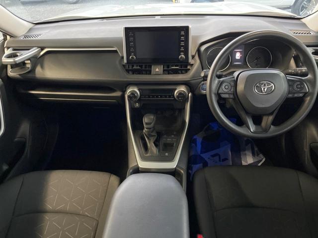 ＲＡＶ４ ハイブリッドＸ　バックカメラ　衝突被害軽減システム　レーダークルーズ　禁煙車　ドラレコ　コーナーセンサー　スマートキー　ＬＥＤヘッド　ルーフレール　ビルトインＥＴＣ　純正１８インチアルミ　オートハイビーム（2枚目）