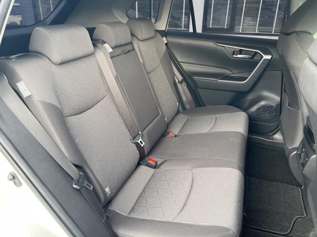 ＲＡＶ４ ハイブリッドＸ　バックカメラ　衝突被害軽減システム　レーダークルーズ　禁煙車　ドラレコ　コーナーセンサー　スマートキー　ＬＥＤヘッド　ルーフレール　ビルトインＥＴＣ　純正１８インチアルミ　オートハイビーム（10枚目）