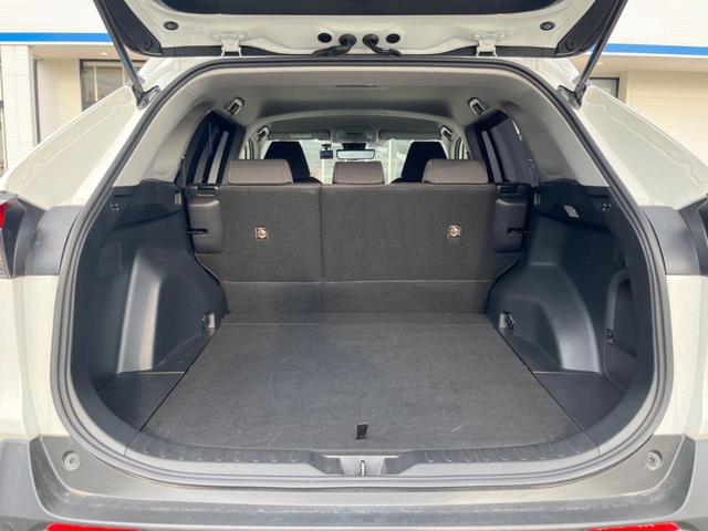 ＲＡＶ４ ハイブリッドＸ　バックカメラ　衝突被害軽減システム　レーダークルーズ　禁煙車　ドラレコ　コーナーセンサー　スマートキー　ＬＥＤヘッド　ルーフレール　ビルトインＥＴＣ　純正１８インチアルミ　オートハイビーム（11枚目）