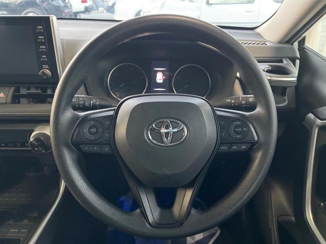 ＲＡＶ４ ハイブリッドＸ　バックカメラ　衝突被害軽減システム　レーダークルーズ　禁煙車　ドラレコ　コーナーセンサー　スマートキー　ＬＥＤヘッド　ルーフレール　ビルトインＥＴＣ　純正１８インチアルミ　オートハイビーム（12枚目）