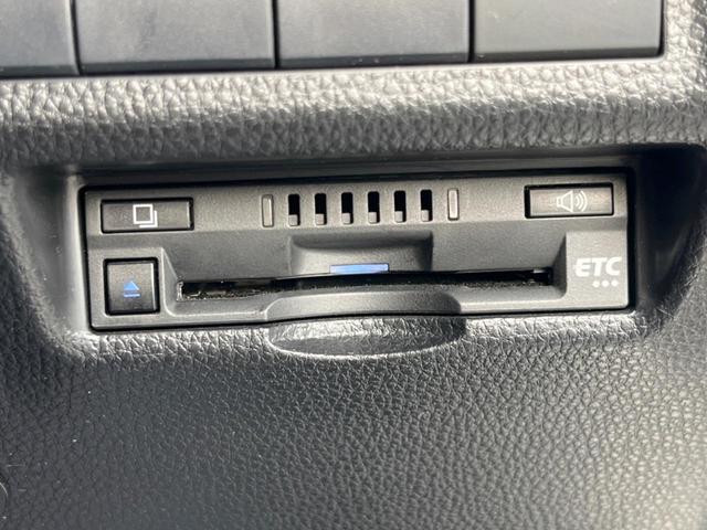 ＲＡＶ４ ハイブリッドＸ　バックカメラ　衝突被害軽減システム　レーダークルーズ　禁煙車　ドラレコ　コーナーセンサー　スマートキー　ＬＥＤヘッド　ルーフレール　ビルトインＥＴＣ　純正１８インチアルミ　オートハイビーム（33枚目）