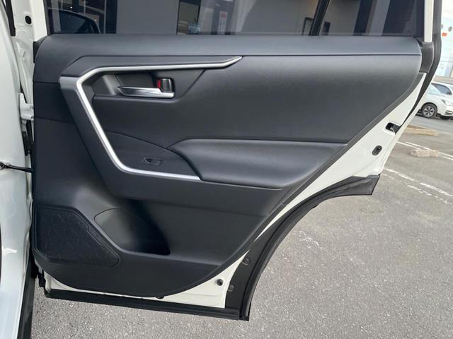 ＲＡＶ４ ハイブリッドＸ　バックカメラ　衝突被害軽減システム　レーダークルーズ　禁煙車　ドラレコ　コーナーセンサー　スマートキー　ＬＥＤヘッド　ルーフレール　ビルトインＥＴＣ　純正１８インチアルミ　オートハイビーム（47枚目）