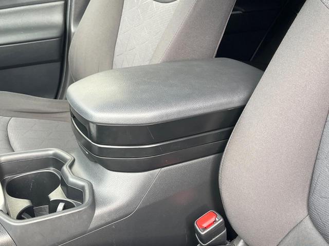 ＲＡＶ４ ハイブリッドＸ　バックカメラ　衝突被害軽減システム　レーダークルーズ　禁煙車　ドラレコ　コーナーセンサー　スマートキー　ＬＥＤヘッド　ルーフレール　ビルトインＥＴＣ　純正１８インチアルミ　オートハイビーム（50枚目）