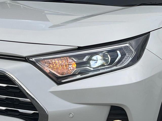 ＲＡＶ４ ハイブリッドＸ　バックカメラ　衝突被害軽減システム　レーダークルーズ　禁煙車　ドラレコ　コーナーセンサー　スマートキー　ＬＥＤヘッド　ルーフレール　ビルトインＥＴＣ　純正１８インチアルミ　オートハイビーム（62枚目）