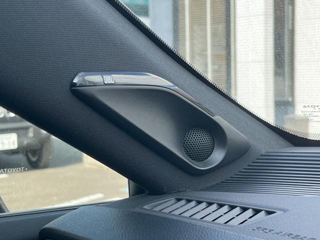 ハリアー Ｚ　モデリスタエアロ　バックカメラ　ＪＢＬサウンド　衝突軽減　レーダークルーズ　禁煙車　電動リアゲート　ハーフレザーシート　パワーシート　デジタルインナーミラ　コーナーセンサー　スマートキー　ＬＥＤヘッド（4枚目）