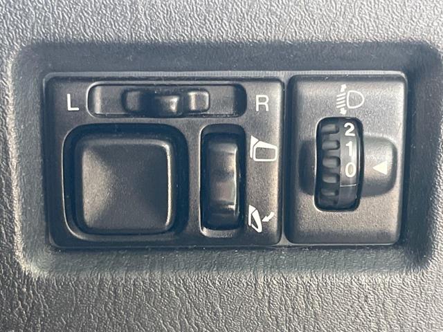 ジムニー ランドベンチャー　４ＷＤ　ＳＤナビ　禁煙車　シートヒーター　ドラレコ　ＥＴＣ　純正１６インチアルミ　Ｂｌｕｅｔｏｏｔｈ　ＣＤ　フルセグ（30枚目）