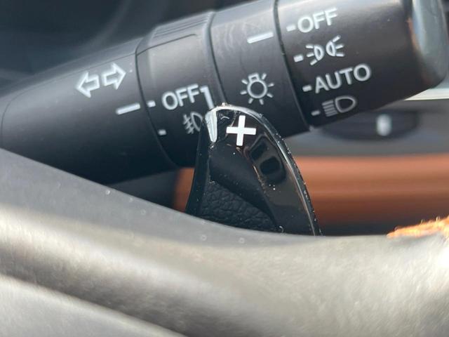 ヴェゼル ハイブリッドＺ　バックカメラ　衝突被害軽減システム　レーダークルーズ　禁煙車　ハーフレザーシート　スマートキー　ＬＥＤヘッド　ルーフレール　ＥＴＣ　純正１７インチアルミ　オートライト　デュアルエアコン（7枚目）