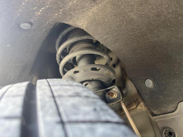 ヴェゼル ハイブリッドＺ　バックカメラ　衝突被害軽減システム　レーダークルーズ　禁煙車　ハーフレザーシート　スマートキー　ＬＥＤヘッド　ルーフレール　ＥＴＣ　純正１７インチアルミ　オートライト　デュアルエアコン（20枚目）