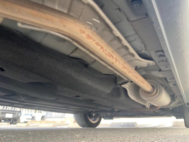 ヴェゼル ハイブリッドＺ　バックカメラ　衝突被害軽減システム　レーダークルーズ　禁煙車　ハーフレザーシート　スマートキー　ＬＥＤヘッド　ルーフレール　ＥＴＣ　純正１７インチアルミ　オートライト　デュアルエアコン（21枚目）