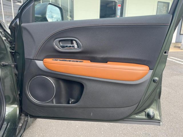 ヴェゼル ハイブリッドＺ　バックカメラ　衝突被害軽減システム　レーダークルーズ　禁煙車　ハーフレザーシート　スマートキー　ＬＥＤヘッド　ルーフレール　ＥＴＣ　純正１７インチアルミ　オートライト　デュアルエアコン（44枚目）