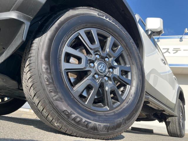 �y�����P�W�C���`�A���~�z�C�[���z�O�ςɃ}�b�`���������A���~�z�C�[���𑕒����Ă���܂��B�e��ЊO�A���~�z�C�[����A�X�^�b�h���X�^�C�����戵�����Ă���܂��B���񂲑��k����������