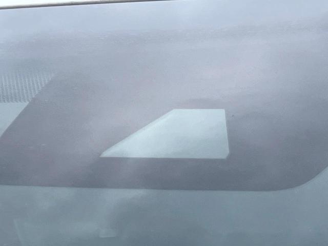 �y�g���^�Z�[�t�e�B�Z���X�z���s���ɑO���̎ԗ�����F�����A�Փ˂������Ȏ��͌x��ƃu���[�L�ŏՓˉ���Ɣ�Q�y�����A�V�X�g�B�����S�Ƀh���C�u�����y���݂��������܂��B