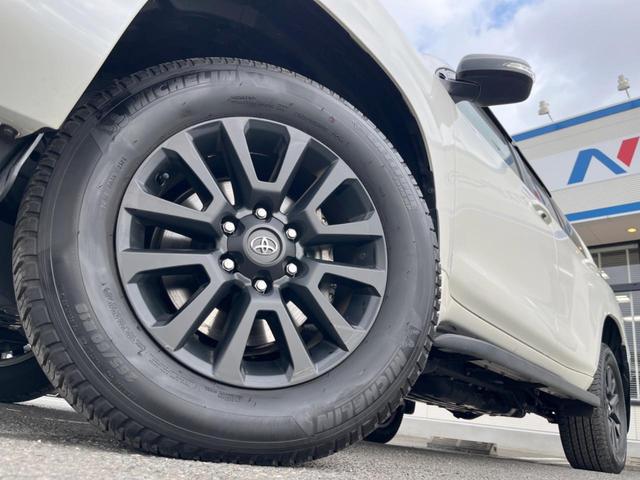 �y�O���[�h��p�����P�W�C���`�A���~�z�C�[���z�f�U�C�����̍��������A���~�z�C�[���𑕒����Ă���܂��B�e��ЊO�A���~�z�C�[����A�X�^�b�h���X�^�C�����戵�����Ă���܂��B���񂲑��k����������