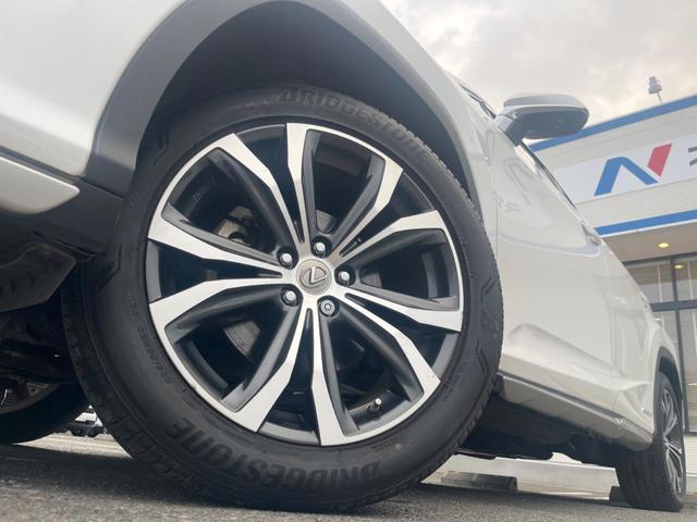 �y�����Q�O�C���`�A���~�z�C�[���z�O�ςɃ}�b�`���������A���~�z�C�[���𑕒����Ă���܂��B�e��ЊO�A���~�z�C�[����A�X�^�b�h���X�^�C�����戵�����Ă���܂��B���񂲑��k����������