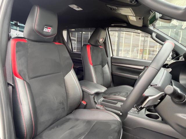 ハイラックス Ｚ　ＧＲスポーツ　後期　ナビ機能付８型ディスプレイオーディオ　全周囲カメラ　プリクラッシュセーフティシステム　レーダークルコン　禁煙車　パワーシート　ドラレコ　コーナーセンサー　ＬＥＤヘッド　ＥＴＣ　オートエアコン（9枚目）