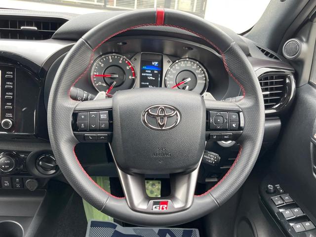 ハイラックス Ｚ　ＧＲスポーツ　後期　ナビ機能付８型ディスプレイオーディオ　全周囲カメラ　プリクラッシュセーフティシステム　レーダークルコン　禁煙車　パワーシート　ドラレコ　コーナーセンサー　ＬＥＤヘッド　ＥＴＣ　オートエアコン（12枚目）
