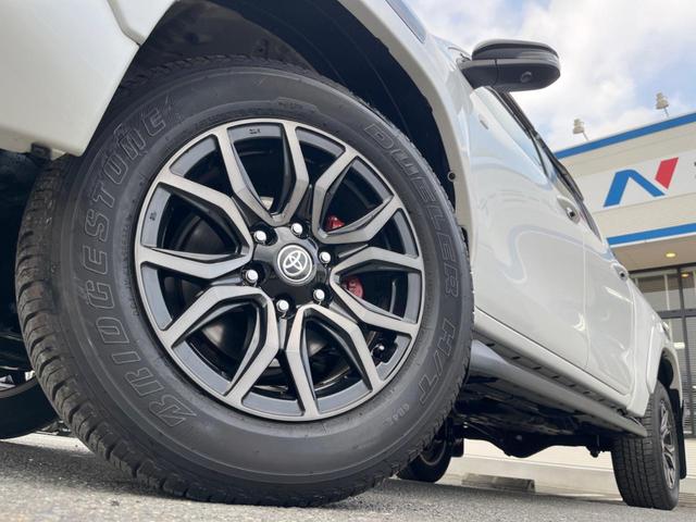 ハイラックス Ｚ　ＧＲスポーツ　後期　ナビ機能付８型ディスプレイオーディオ　全周囲カメラ　プリクラッシュセーフティシステム　レーダークルコン　禁煙車　パワーシート　ドラレコ　コーナーセンサー　ＬＥＤヘッド　ＥＴＣ　オートエアコン（14枚目）
