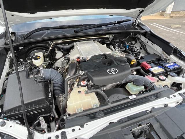 ハイラックス Ｚ　ＧＲスポーツ　後期　ナビ機能付８型ディスプレイオーディオ　全周囲カメラ　プリクラッシュセーフティシステム　レーダークルコン　禁煙車　パワーシート　ドラレコ　コーナーセンサー　ＬＥＤヘッド　ＥＴＣ　オートエアコン（18枚目）