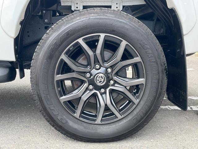 ハイラックス Ｚ　ＧＲスポーツ　後期　ナビ機能付８型ディスプレイオーディオ　全周囲カメラ　プリクラッシュセーフティシステム　レーダークルコン　禁煙車　パワーシート　ドラレコ　コーナーセンサー　ＬＥＤヘッド　ＥＴＣ　オートエアコン（33枚目）