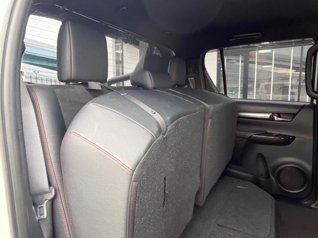 ハイラックス Ｚ　ＧＲスポーツ　後期　ナビ機能付８型ディスプレイオーディオ　全周囲カメラ　プリクラッシュセーフティシステム　レーダークルコン　禁煙車　パワーシート　ドラレコ　コーナーセンサー　ＬＥＤヘッド　ＥＴＣ　オートエアコン（43枚目）