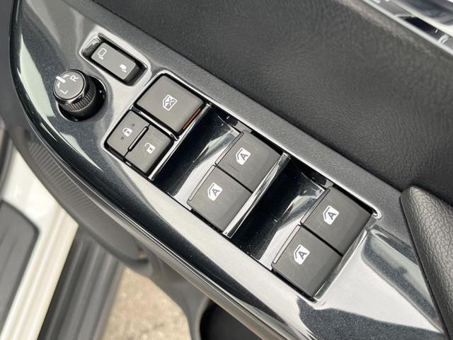 ハイラックス Ｚ　ＧＲスポーツ　後期　ナビ機能付８型ディスプレイオーディオ　全周囲カメラ　プリクラッシュセーフティシステム　レーダークルコン　禁煙車　パワーシート　ドラレコ　コーナーセンサー　ＬＥＤヘッド　ＥＴＣ　オートエアコン（64枚目）