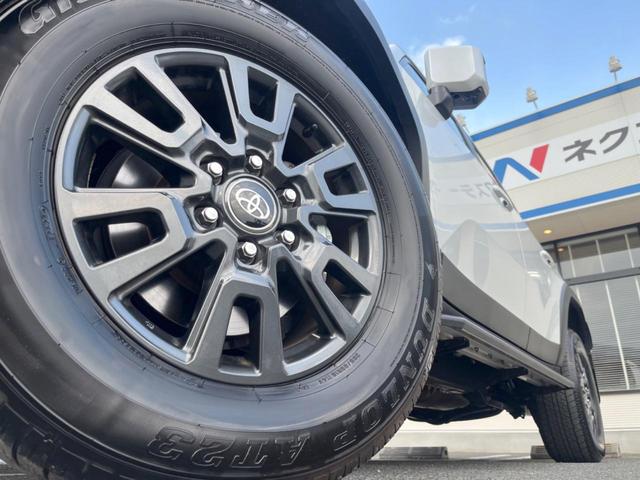 �y�����P�W�C���`�A���~�z�C�[���z�O�ςɃ}�b�`���������A���~�z�C�[���𑕒����Ă���܂��B�e��ЊO�A���~�z�C�[����A�X�^�b�h���X�^�C�����戵�����Ă���܂��B���񂲑��k����������