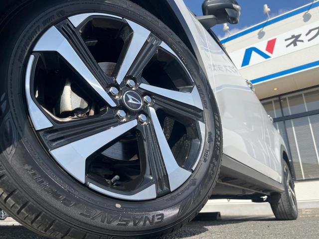 �y�����P�V�C���`�A���~�z�C�[���z�O�ςɃ}�b�`���������A���~�z�C�[���𑕒����Ă���܂��B�e��ЊO�A���~�z�C�[����A�X�^�b�h���X�^�C�����戵�����Ă���܂��B���񂲑��k����������