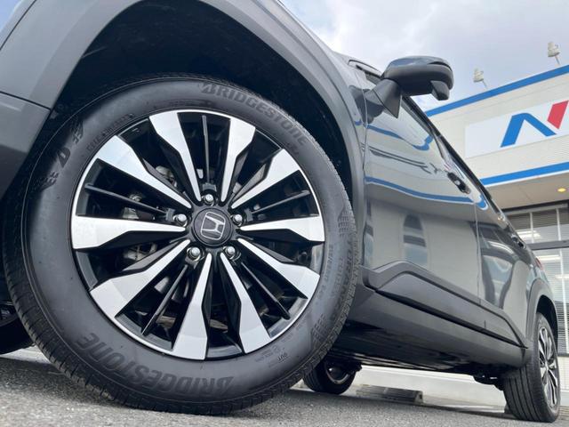 �y�����P�V�C���`�A���~�z�C�[���z�O�ςɃ}�b�`���������A���~�z�C�[���𑕒����Ă���܂��B�e��ЊO�A���~�z�C�[����A�X�^�b�h���X�^�C�����戵�����Ă���܂��B���񂲑��k����������