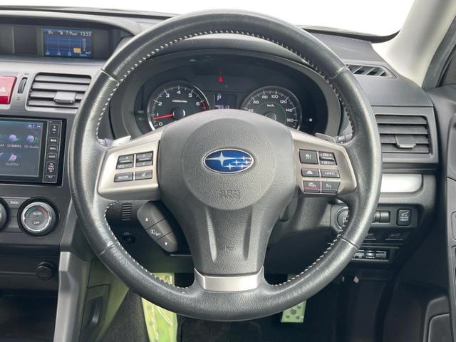 �y�����v�����X�e�A�����O�z�㎿�Ȋv���g�p���邱�ƂŁA��ɂ����������݂ƂĂ��^�]���₷���n���h���ł���