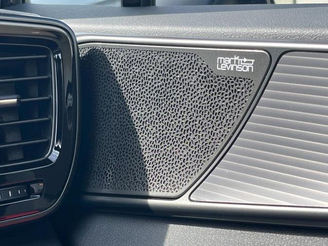 �y�}�[�N���r���\���T�E���h�V�X�e���t���z���x�ȃ`���[�j���O�\�͂����ڂ���Ă���A�������ȉ��y�����y���݂��������܂���