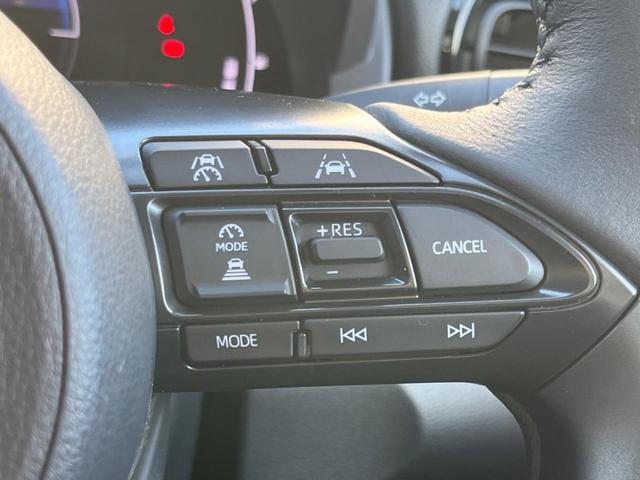 ヤリスクロス ハイブリッドＺ　全周囲カメラ　衝突被害軽減システム　レーダークルーズ　禁煙車　電動リアゲート　パワーシート　ドラレコ　コーナーセンサー　スマートキー　ＬＥＤヘッド　ＥＴＣ２．０　純正１８インチアルミ（7枚目）