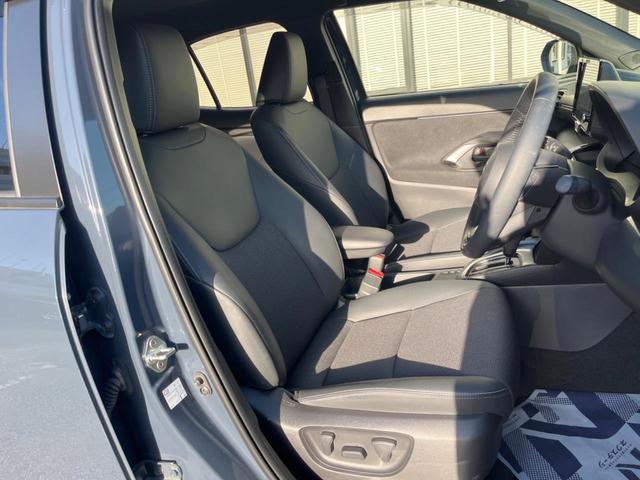 ヤリスクロス ハイブリッドＺ　全周囲カメラ　衝突被害軽減システム　レーダークルーズ　禁煙車　電動リアゲート　パワーシート　ドラレコ　コーナーセンサー　スマートキー　ＬＥＤヘッド　ＥＴＣ２．０　純正１８インチアルミ（9枚目）